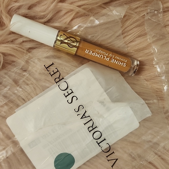 Brand New VICTORIA'S SECRET SHINE PLUMPER Lip Color - Picture 1 of 3